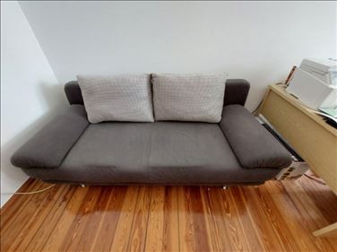Abbildung: Schlafcouch mit Bettkasten an Selbstabholer