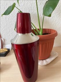 Abbildung: Cocktail shaker 