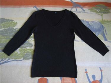 Abbildung: Stretch-Pullover  von H und M Gr. 36, ungetragen
