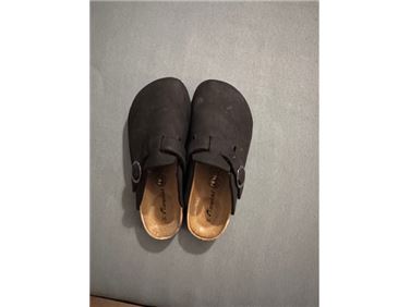 Abbildung: Hausschuhe wenig getragen 