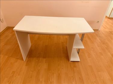 Abbildung: Schreibtisch zu verschenken ideal fürs Jugendzimmer