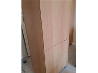 Abbildung: Ikea Besta (buche, 60 x 128 x 40 cm)