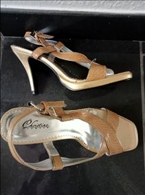 Abbildung: Unbenutzt. Damen High-Heel Sandalen Gr.38