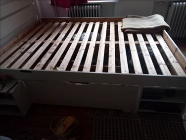 Abbildung: Grosses Bett, 1 60x2,00