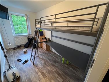 Abbildung: Hochbett mit schreibtisch