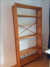 Abbildung: Regal und Schrank