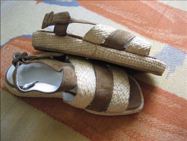 Abbildung: Sandaletten aus Italien Gr. 37,Leder und Naturmaterial