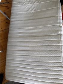 Abbildung: Matratze 90x200cm 12cm Höhe gute Zustand 