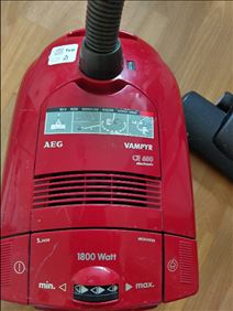 Abbildung: Staubsauger AEG 1800W m. Filtertüten 