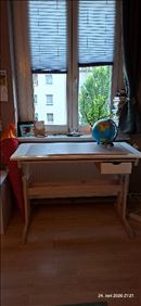 Abbildung: Kinderschreibtisch in Lichtenberg zu verschenken