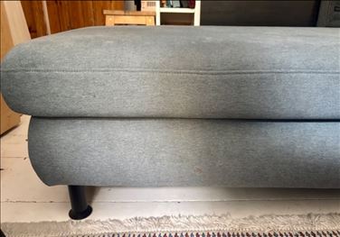 Abbildung: kleines Sofa mit Stauraum 127x64cm. Abzuholen am Reuterplatz