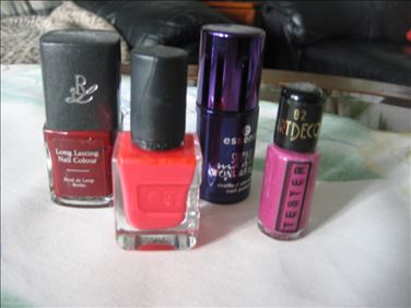 Abbildung: 4x unbenutzter Nagellack von Rossmann,dm u.a.