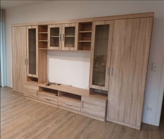 Abbildung: Schrankwand/Fernseher 