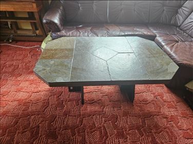 Abbildung: Höhenverstellbarer Couchtisch