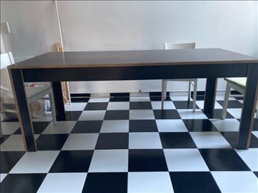 Abbildung: Großer Tisch 200 x 90cm stabil