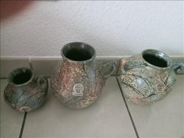 Abbildung: 3x Art Amphoren (ca H: 36 cm/33cm/11cm)