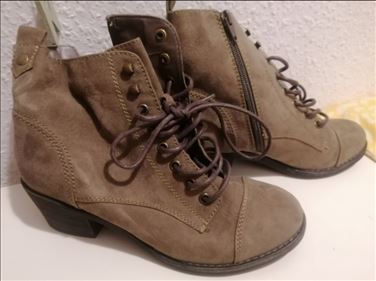 Abbildung: Stiefeletten Wildleder  braun Gr 38 1 2 mal probiert
