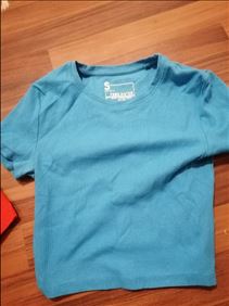 Abbildung: 3 Oberteile Shirts gr. S M getragen gewaschen in guten Zusta