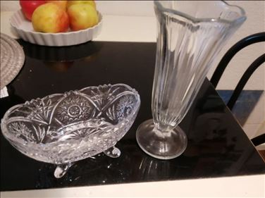 Abbildung: 1 Vase, 1 glasschale auf 4 Füße vintag DDR Ära 