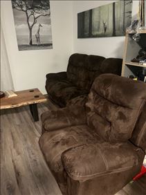 Abbildung: Sofa + Sessel zu verschenken 