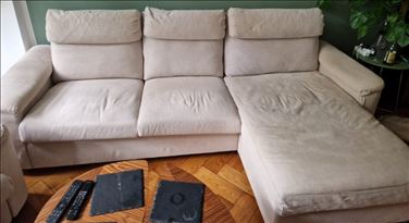 Abbildung: Sofa und Sessel
