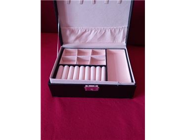 Abbildung: Schmuckkästchen schwarz