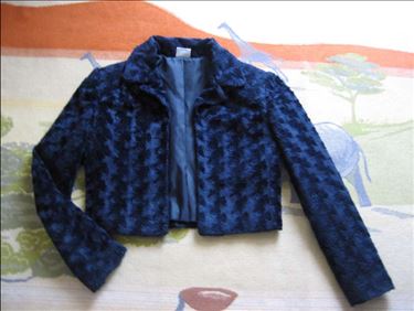 Abbildung: kurzes Jäckchen mit schöner Struktur Gr. 34, KEIN Pelz