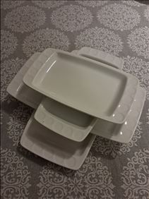 Abbildung: Tabletts DDR 4 Stück