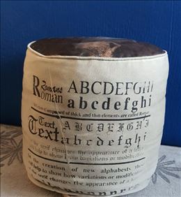 Abbildung: Indoor – auch - Fuß Hocker