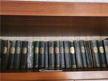 Abbildung: Karl May Bücher