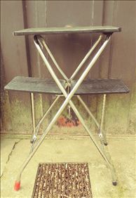 Abbildung: Projektortisch Beamertisch klappbar höhenverst. 3 Ablagen