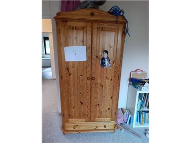 Abbildung: Babyzimmer Vollholz 