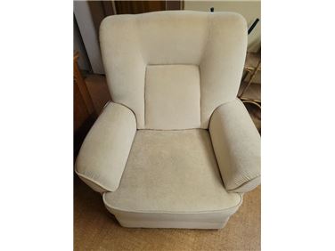 Abbildung: Sessel mit Rollen 