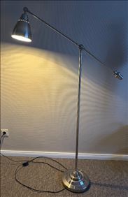 Abbildung: Stehlampe von Ikea 