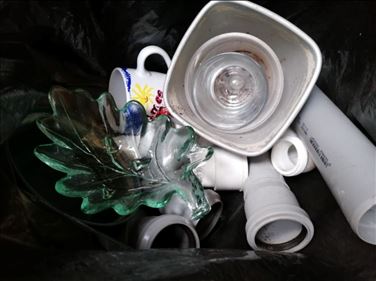 Abbildung: Übertopf, Pflanztopf, Küchenutensielien div. Teile