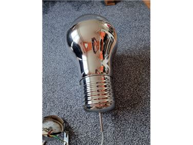 Abbildung: Hängeleuchte Glühbirne 