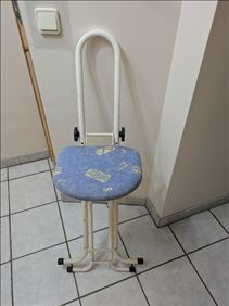 Abbildung: Bügelhocker