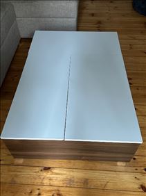 Abbildung: Couchtisch