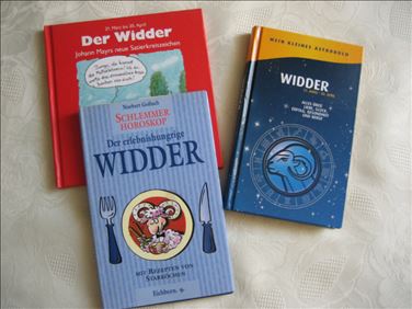 Abbildung: 3 Bücher Sternzeichen Widder