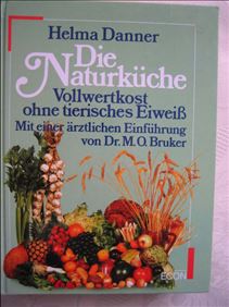 Abbildung: großes Buch Die Naturküche, gebunden