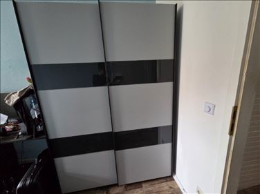 Abbildung: Schwebetürenkleiderschrank