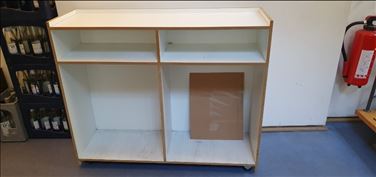 Abbildung: Regal auf Rollen 