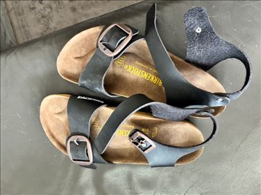 Abbildung: Sandalen 