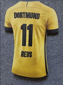 Abbildung: einfache DORTMUND Lampe aus Sperrholz