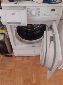 Abbildung: Wäschetrockner AEG