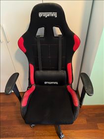 Abbildung: Schreibtisch- und Bürostuhl für Gamer schwarz-rot