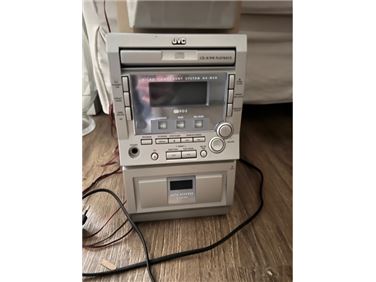 Abbildung: CD und Kassetenrekorder Anlage 