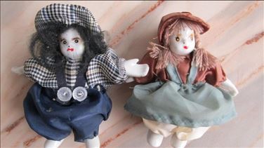 Abbildung: 2x Puppe (Handarbeit) .H:11-12cm
