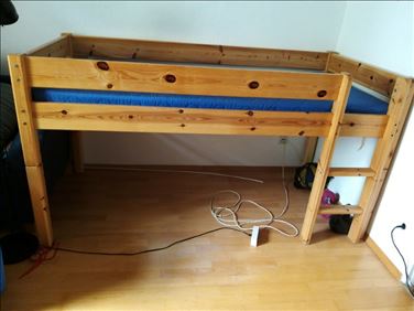 Abbildung: Hochbett für Kinder ab 6 oder Jugendliche