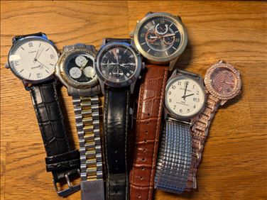 Abbildung: diverse Armbanduhren
